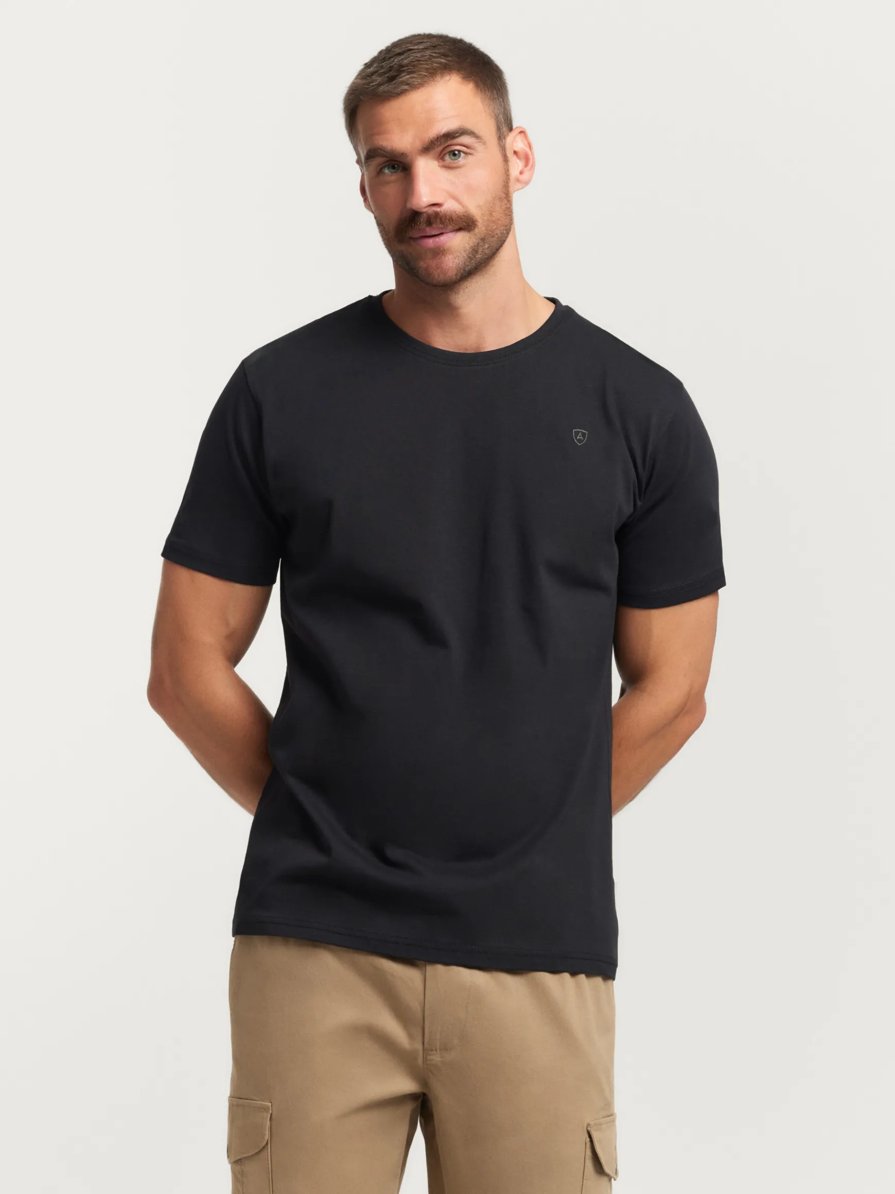 Alvaro Moreno Camisetas|CAMISETA BASICA Negro